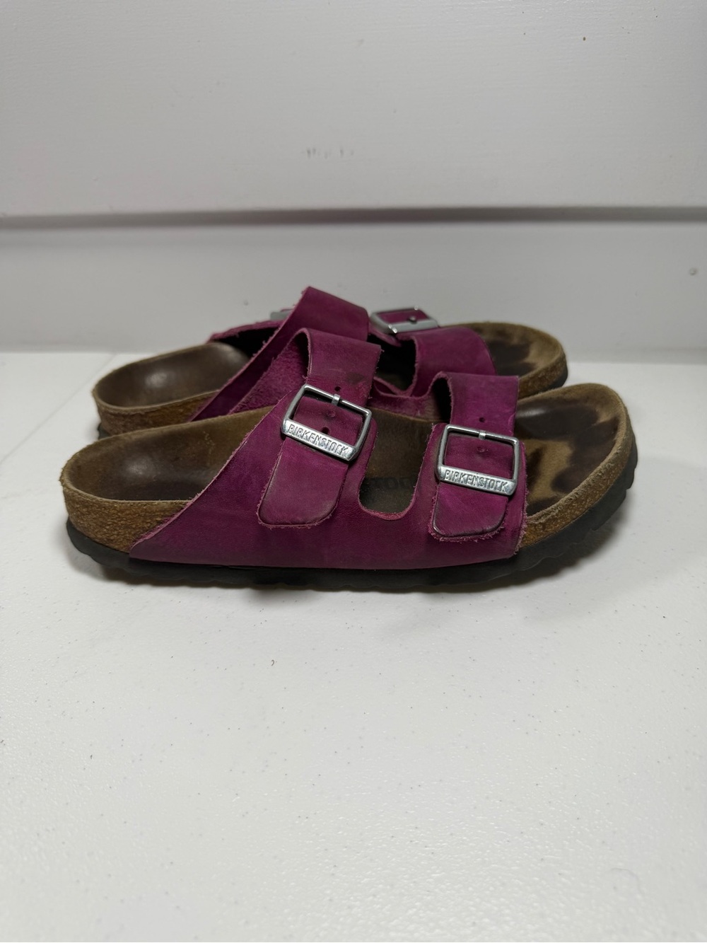 Birkenstock Kids Arizona Suede Sandals in Magenta size EU 36 US 5.5-6
